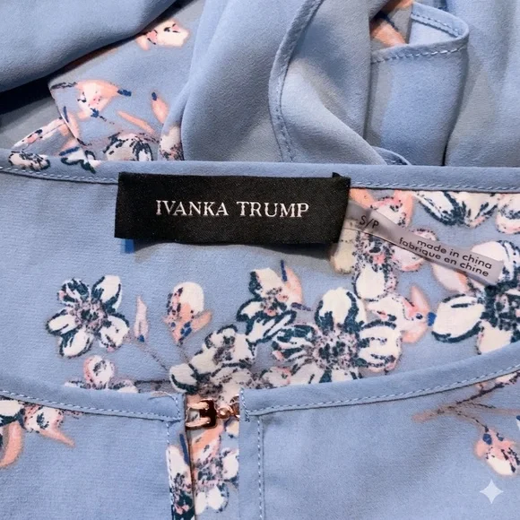 Ivanka Trump floral bell sleeve blouse size small - Picture 5 of 5